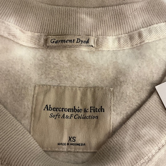 Abercrombie & Fitch Soft A & F Sweatshirt - Picture 3 of 3